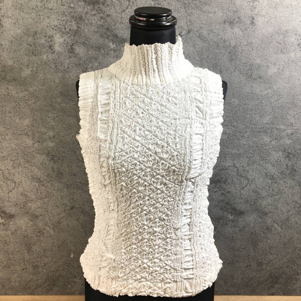 Yoshiki Hishinuma white sleeveless top size JP 2